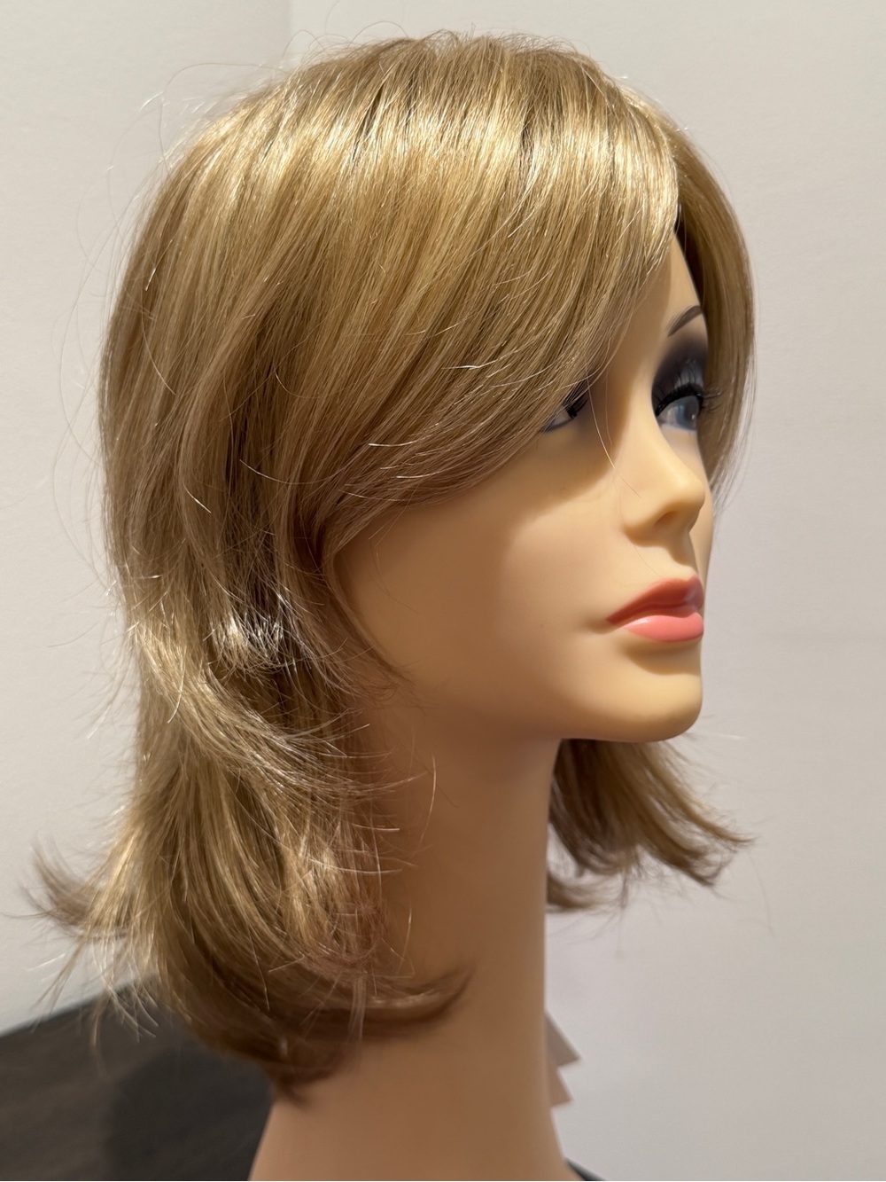 TressAllure Layered Women's Wig Blonde NWT